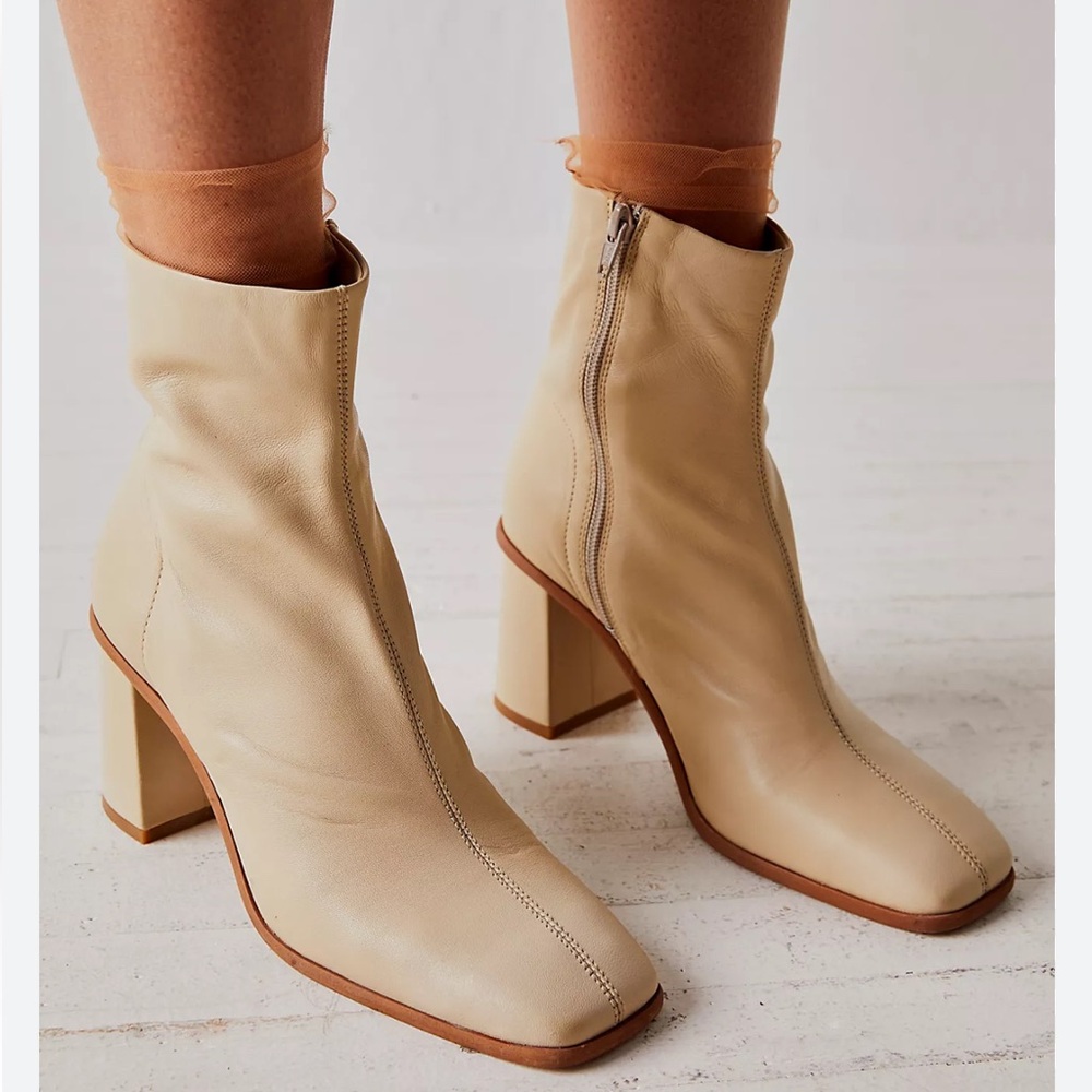 Free People Sienna Boots 39 8.5 Ivory Cream